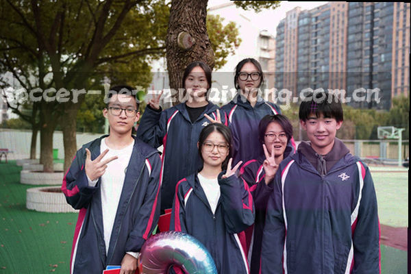 彩色标签墙，每个标签代表一个赛事分类，展现分类体系